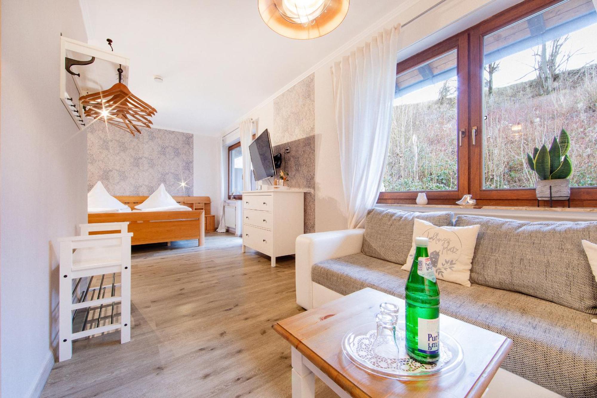 Landgasthaus Zum Kreuzberg Schonbach  Bagian luar foto
